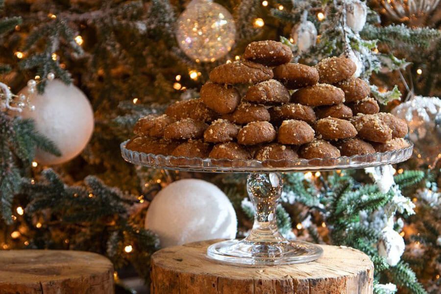 Source: akispetretzikis.com Melomakarona