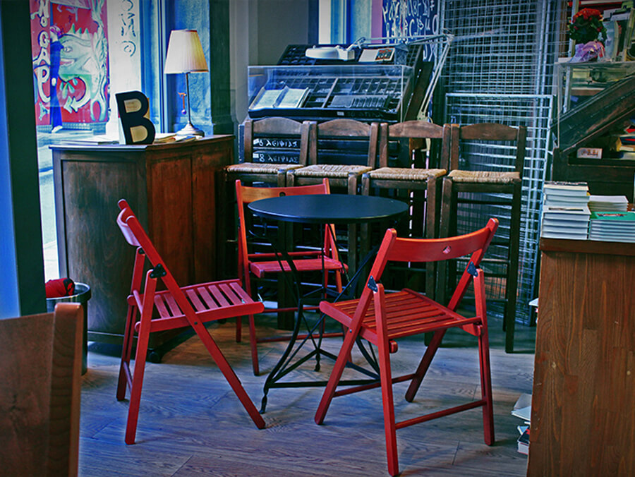 Source: Poems n’ crimes Poems n’ crimes art bar