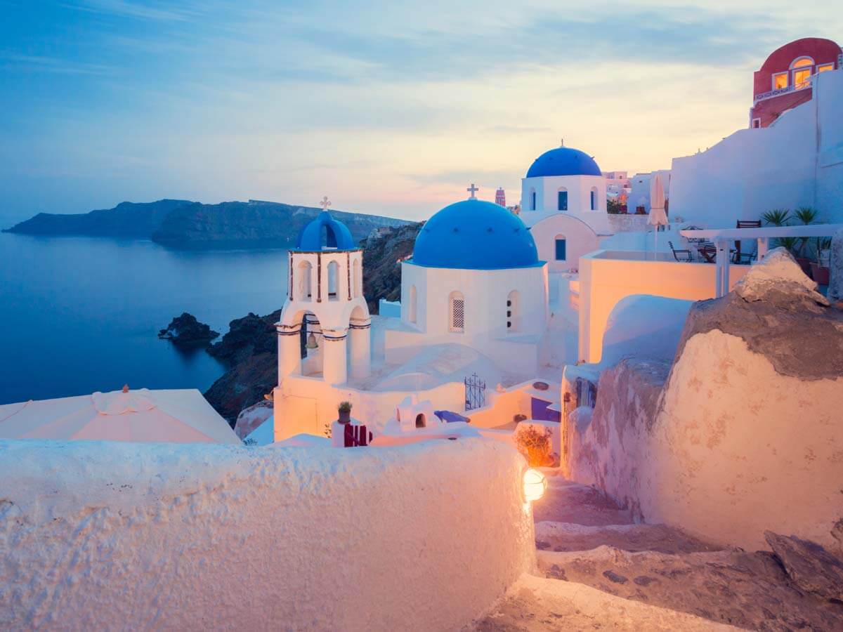 Santorini sunset view Honeymoon couple in Santorini