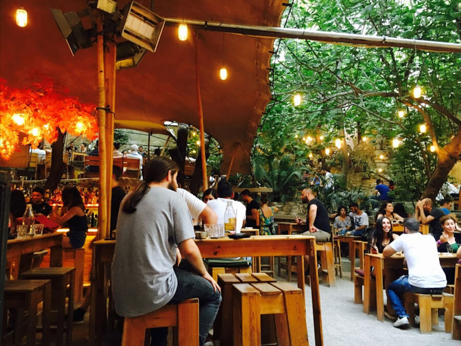 Source: Six Gods Six Dogs café in Monastiraki