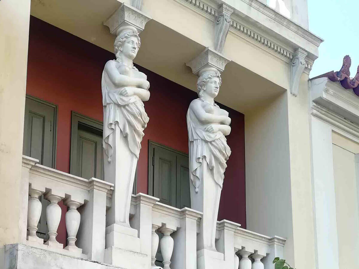 Credits: Dr. Theodoros Koutsogiannis House in Athens with the famous “folk” caryatids