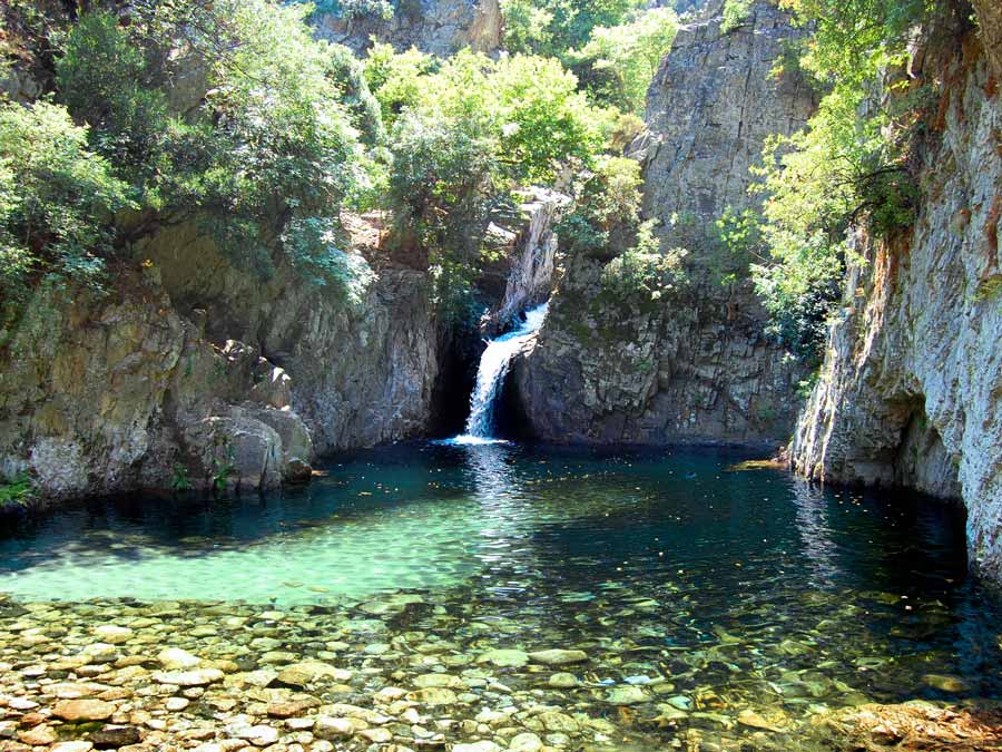 Source: ekathimerini.com One of the ‘Vathres’ in Samothrace