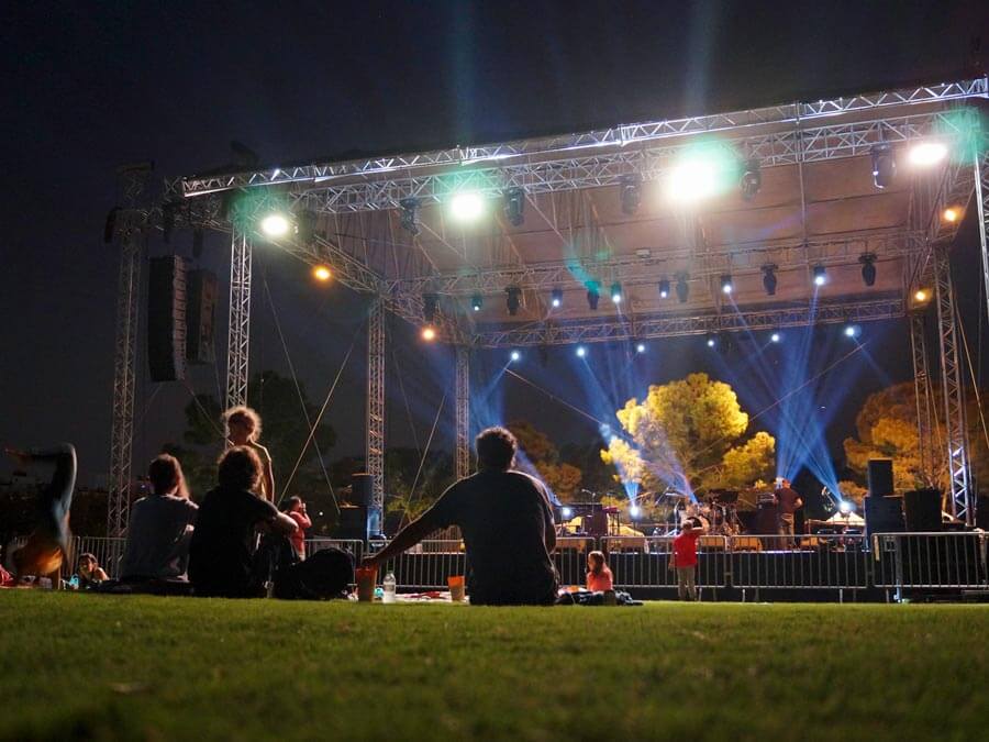 Credit: Greek TravelTellers Free live concert at SNFCC