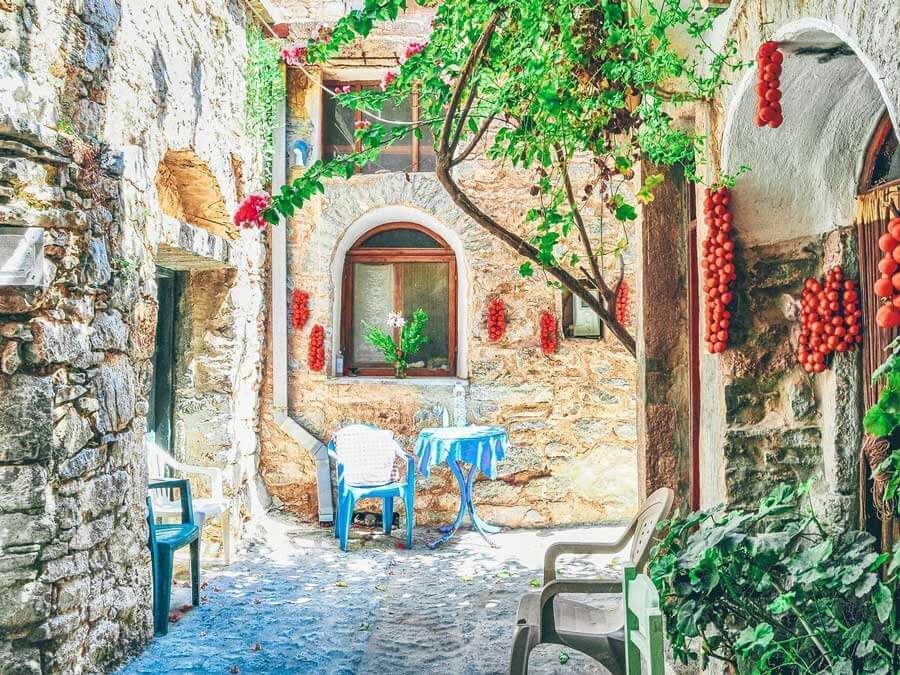 Credit: discovergreece.com Mesta medieval mastic village of Chios